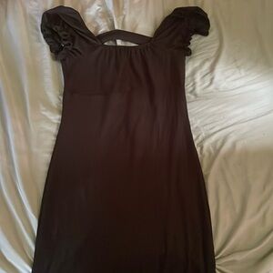 L black Discreet dress